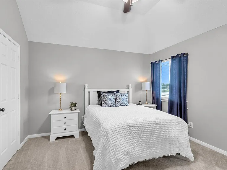 3002 E Lake Falls Cir — Photo 38