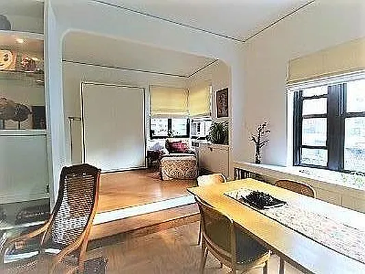 Sold by R New York | media 8