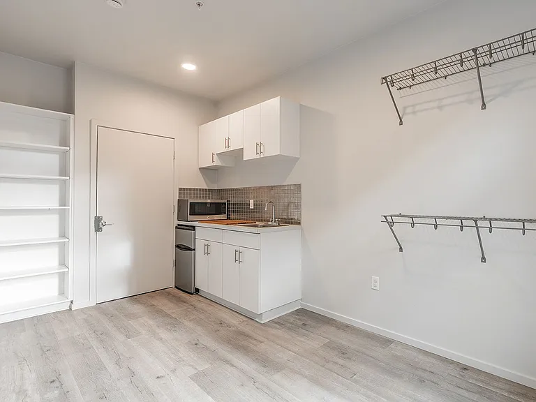 Welcome to 1806 23rd Ave Contemporary building — Photo 22