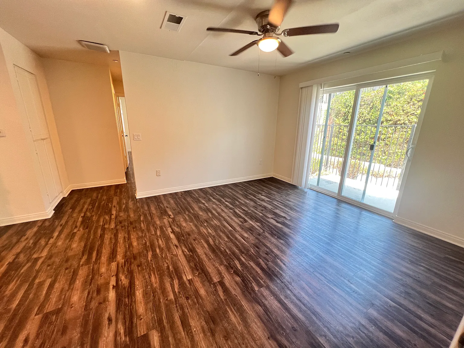 2 bed, 1100 sqft, $2,700 — Photo 2