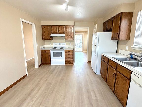 4th image of 4221 N Esten Pl