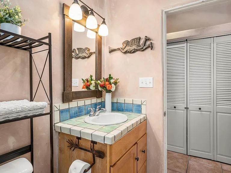 907 One Agua Fria Street 1/2 #2 — Photo 24