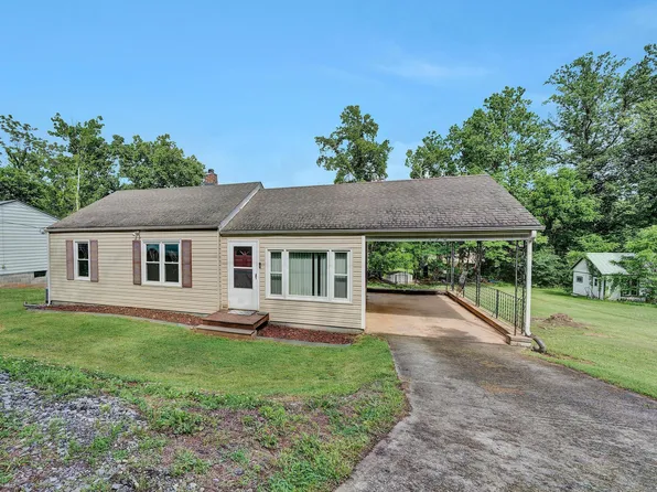 130 Harvey St, Rocky Mount, VA 24151