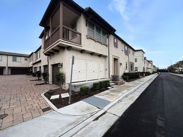 2848 E Berry Loop Privado Unit 63