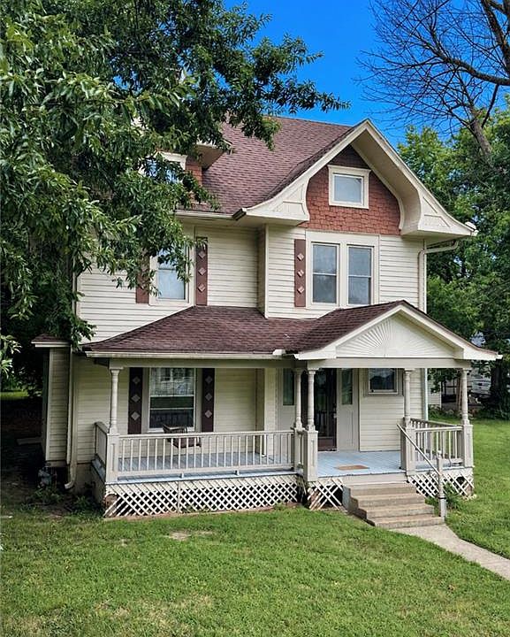 1st image of 602 W Walnut St