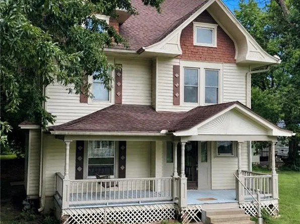 602 W Walnut St, Grain Valley, MO 64029