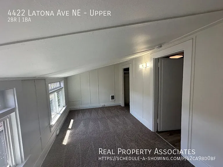 4422 Latona Ave NE #UPPER — Photo 10