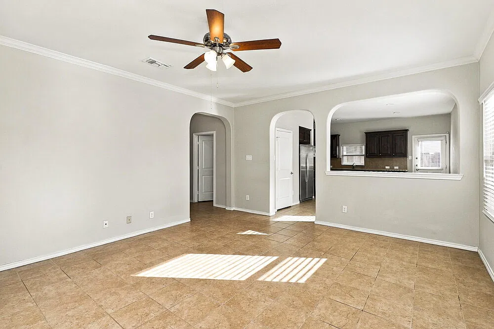 4 bed, 2.0 bath, 1768 sqft, $2,360 — Photo 3
