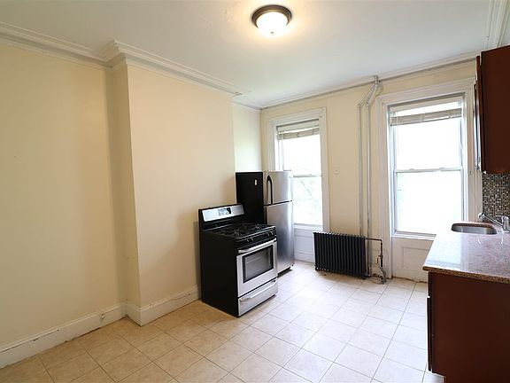 3rd image of 239 Summit Ave #3