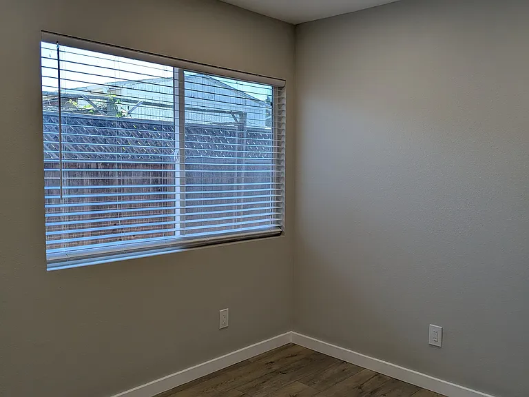 19118 Meekland Ave #B — Photo 26