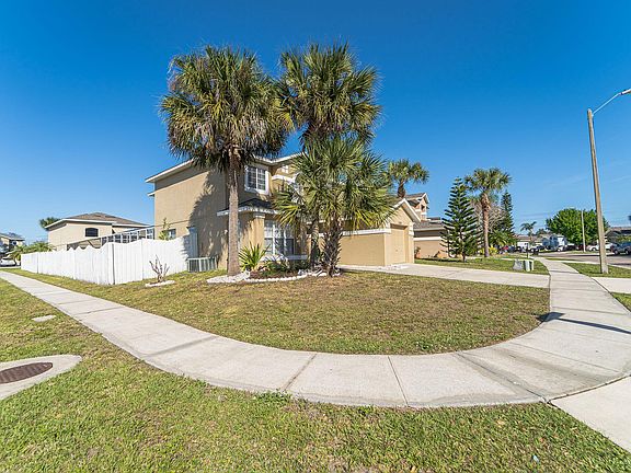 3rd image of 13350 Greenpointe Dr