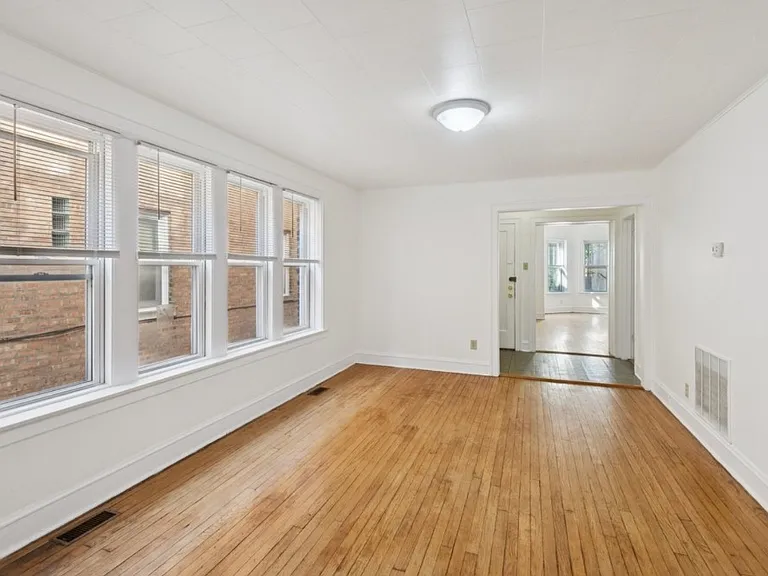 2249 W Arthur Ave #1 — Photo 3