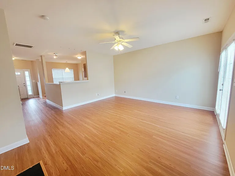 8327 Glenwood Springs Ct — Photo 17