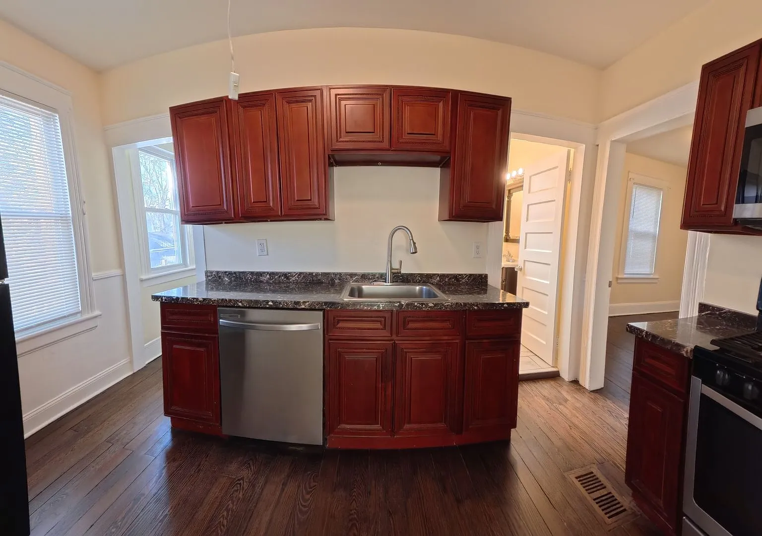 65 Fox St, Unit 1, Bridgeport, CT 06605 — Photo 3