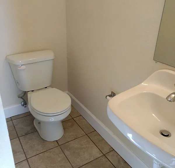 Gibbs Manor — Photo 14