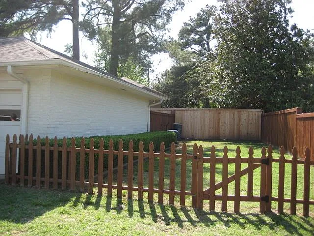 2815 E 36th Pl — Photo 5