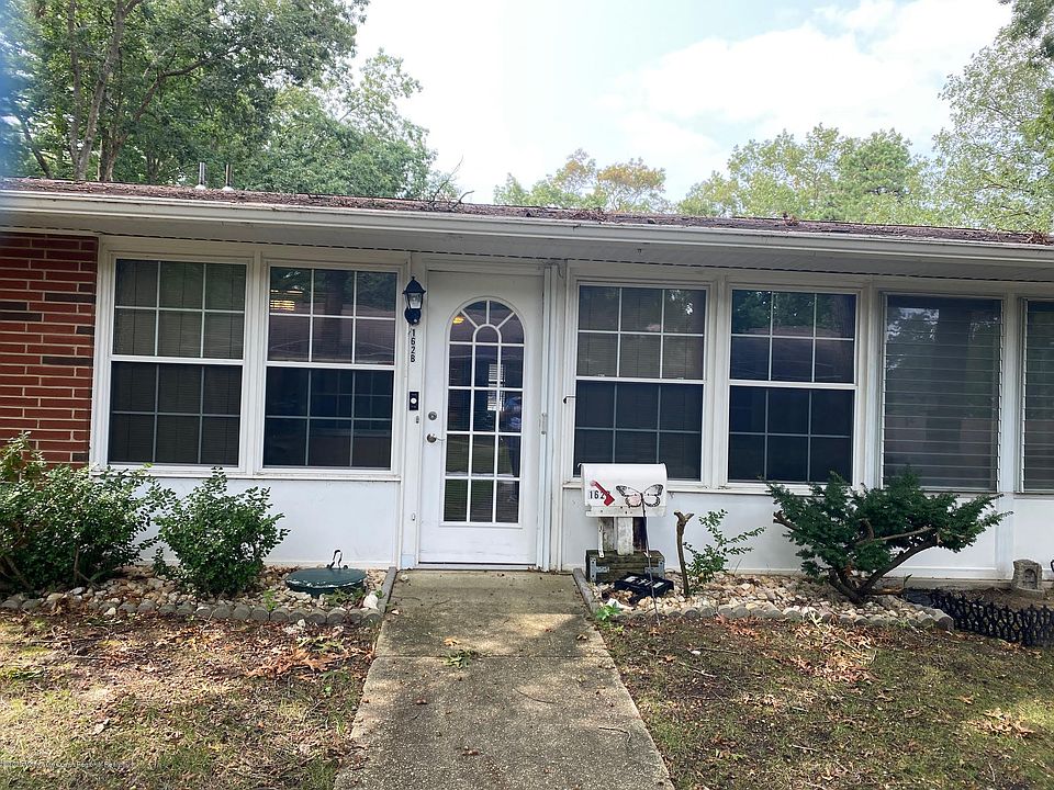 1st image of 162B Gramercy Ct #1002