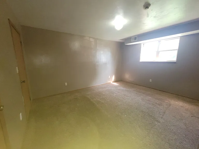 547 Turney St — Photo 5