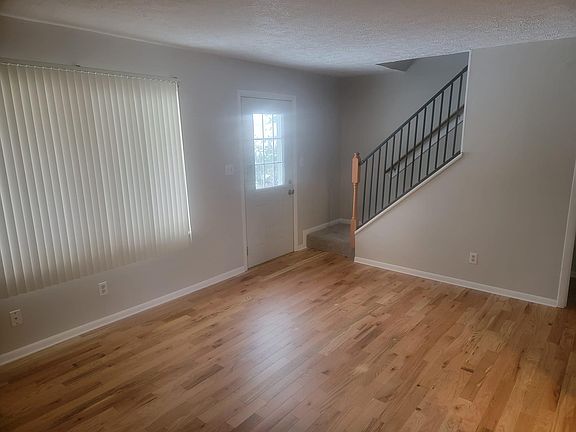 4th image of 909 E Marietta Ave APT B