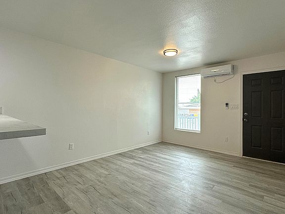 3rd image of 3212 Rosa Ave #B