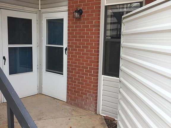 4th image of 1932 E Lindsey St APT 113