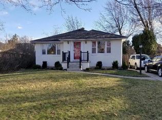123 North Dr, Amherst, NY 14226