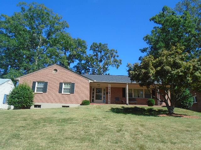1st image of 275 Oakwood Cir