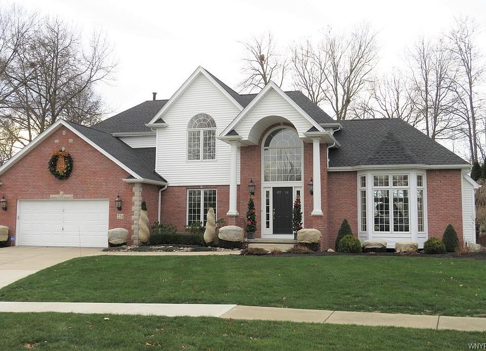 1st image of 224 Woodstream Dr