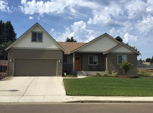312 NW Pacific Hills Dr, Willamina, OR 97396