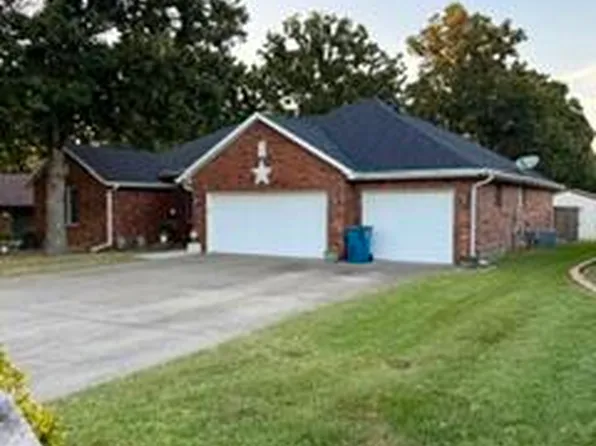 705 W Bryant Street, Nixa, MO 65714