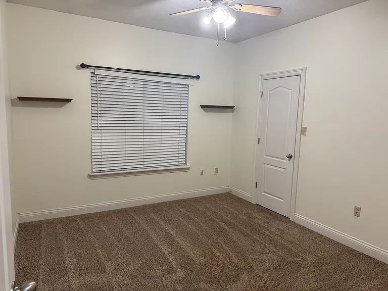 1050 Gage Dr — Photo 33