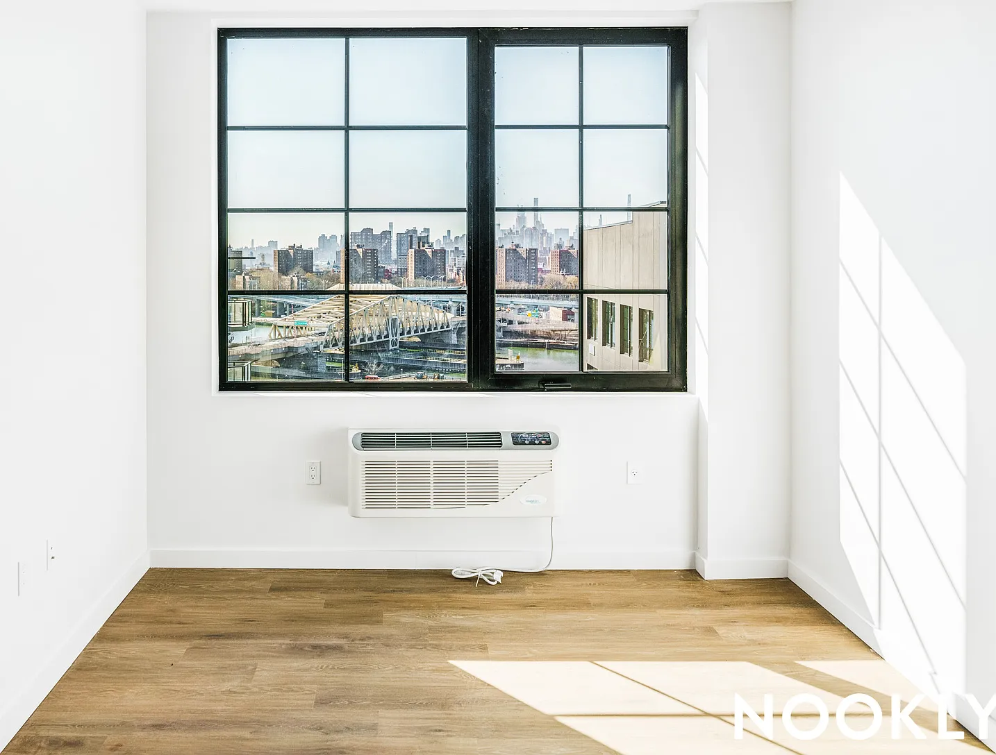 40 Bruckner Boulevard — Photo 2