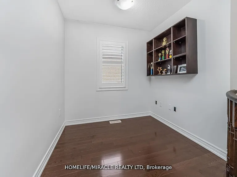 10 Kenora St — Photo 21