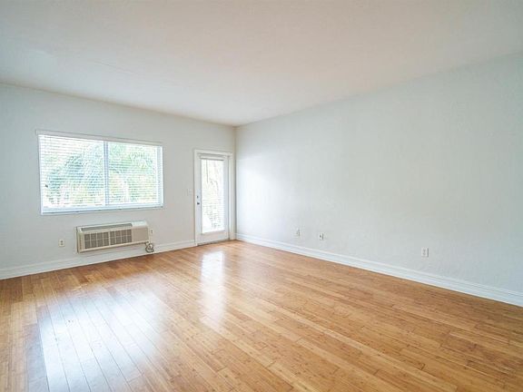3rd image of 7301 Carlyle Ave Unit 11-7301-11