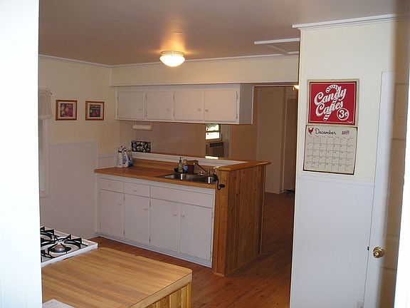 3rd image of 155 Oaklawn Ave