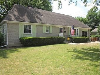 2nd image of 7215 W 71st St
