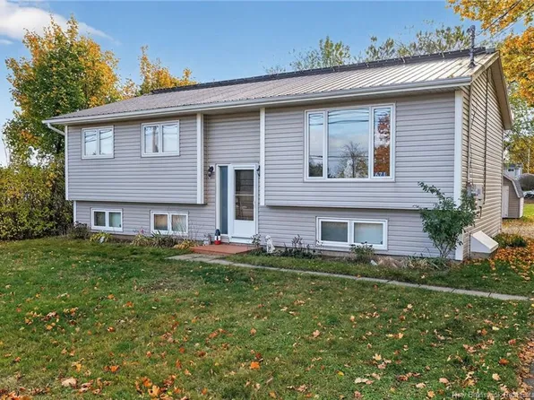 671 Main St, Shediac, NB E4P 2C8