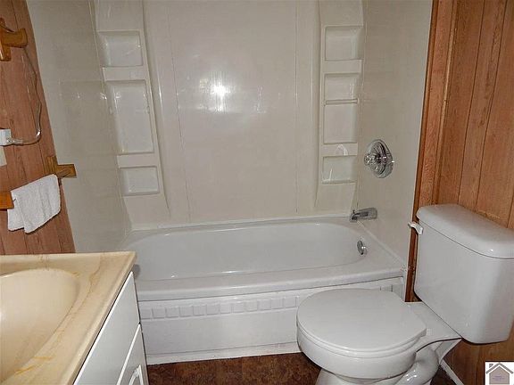 5th image of 408 W 8th St