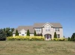 7208 Burning Tree Dr, McHenry, IL 60050