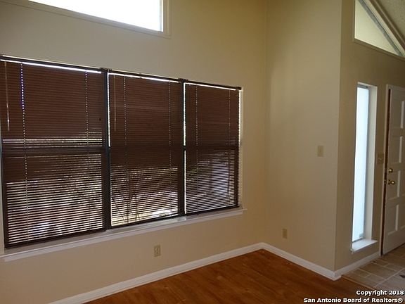 4th image of 107 Kerry Brook Dr