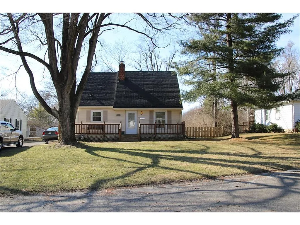 7026 Caroline Ave photo 1