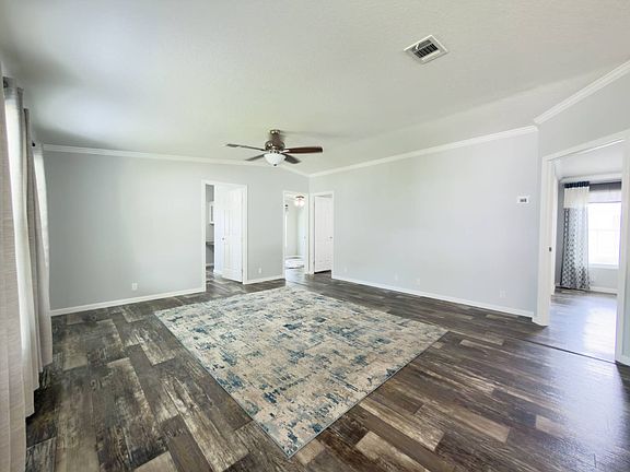 4th image of 7 Landing Dr #4