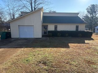 210 Lakeview Dr, Tupelo, MS 38801