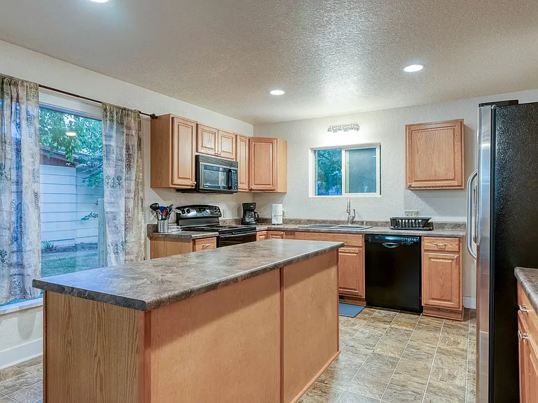 430 S Meridian Rd — Photo 13