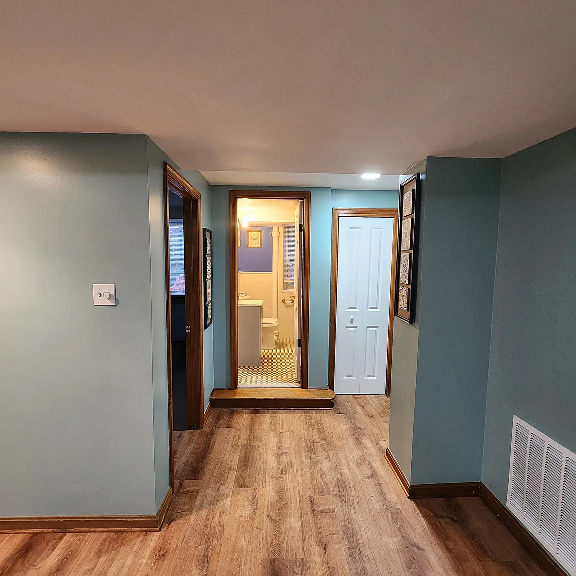 1305 Otis St NE photo 1