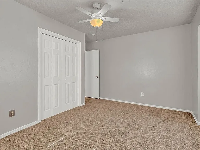 1000 W Silver Meadow Dr — Photo 13
