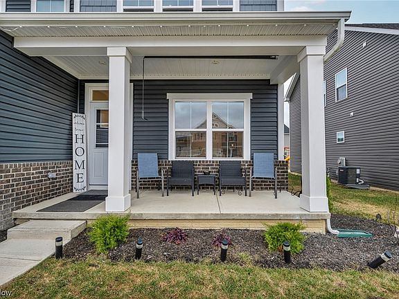 4th image of 36275 Lands End Dr