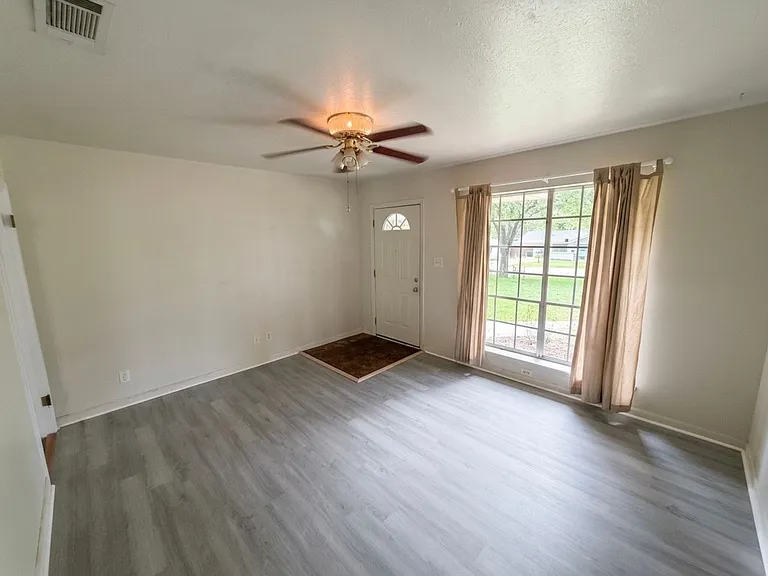 9295 Savanna Dr — Photo 3
