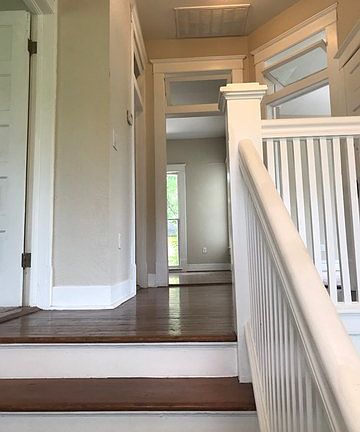 4th image of 423 W Craig Pl