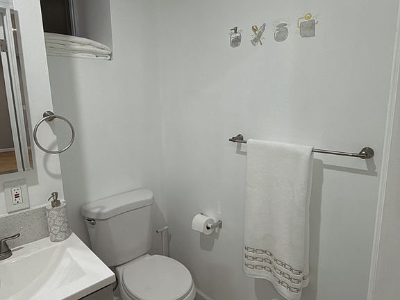 4th image of 1093 Howellville Rd